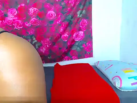 Snapshot of SexyslendAA chatting on 06-15-26, 06:51 SexyslendAA online show from 06-15-26, 06:51