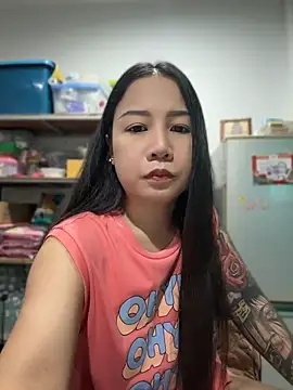 Snapshot of LINDA_HD chatting on 07-15-26, 12:01 LINDA HD online show from 07-15-26, 12:01