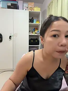 Snapshot of LINDA_HD chatting on 07-06-26, 01:29 LINDA HD online show from 07-06-26, 01:29