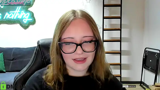 Snapshot of JuliNy_x chatting on 05-27-26, 06:26 JuliNy x online show from 05-27-26, 06:26