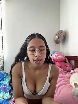 Snapshot of Violetlove_ chatting on 07-16-26, 08:06 Violetlove online show from 07-16-26, 08:06