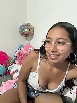 Snapshot of Violetlove_ chatting on 06-23-26, 10:35 Violetlove online show from 06-23-26, 10:35