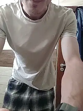 Snapshot of Nakedfanboy chatting on 05-26-26, 04:54 Nakedfanboy online show from 05-26-26, 04:54