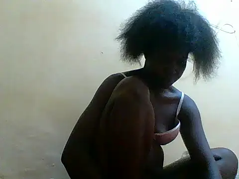 Snapshot of prettylucia chatting on 06-03-26, 07:29 prettylucia online show from 06-03-26, 07:29