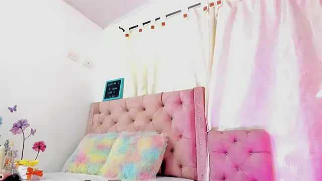 Snapshot of heidy_777 chatting on 06-29-26, 02:39 heidy 777 online show from 06-29-26, 02:39