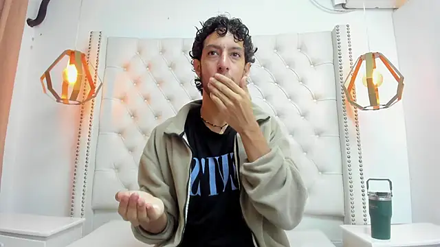 Snapshot of LEO_SANZ66 chatting on 06-16-26, 12:16 LEO SANZ66 online show from 06-16-26, 12:16