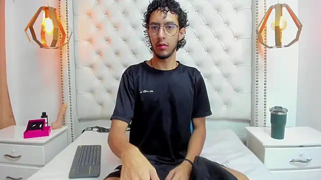 Snapshot of LEO_SANZ66 chatting on 06-23-26, 12:25 LEO SANZ66 online show from 06-23-26, 12:25