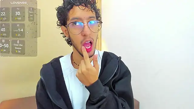 Snapshot of LEO_SANZ66 chatting on 06-10-26, 12:17 LEO SANZ66 online show from 06-10-26, 12:17