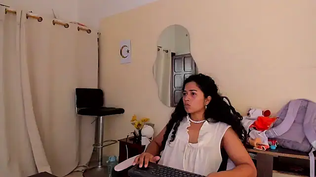 Snapshot of Nadia-Monroe chatting on 07-14-26, 09:43 Nadia-Monroe online show from 07-14-26, 09:43
