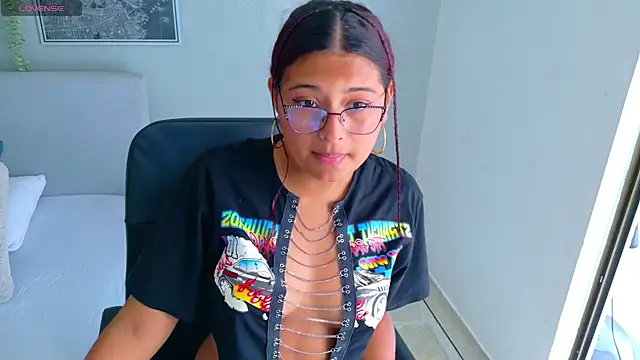 AmeliaLaurent  online show from 07-09-26, 06:29