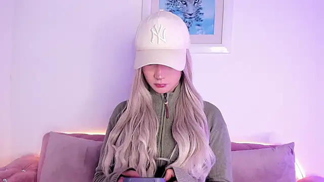 SophieMoneet online show from 05-26-26, 12:36
