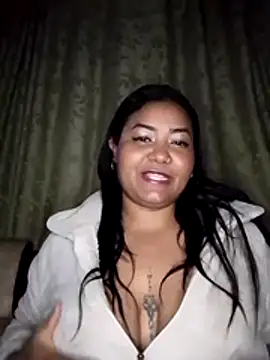 Snapshot of DEISY_8670 chatting on 06-25-26, 10:42 DEISY 8670 online show from 06-25-26, 10:42