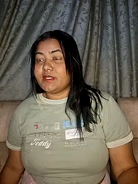 Snapshot of DEISY_8670 chatting on 06-14-26, 10:49 DEISY 8670 online show from 06-14-26, 10:49