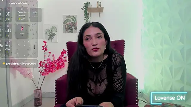 sthefy01 online show from 05-26-26, 07:56