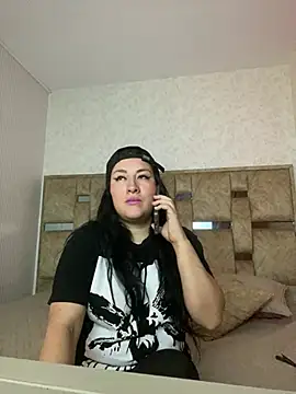 Snapshot of Darg_Moon chatting on 06-15-26, 03:12 Darg Moon online show from 06-15-26, 03:12