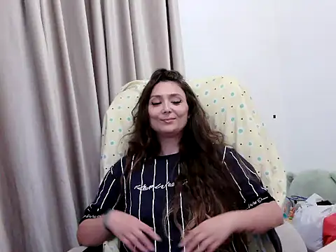 Snapshot of Lola_Creolla chatting on 06-10-26, 05:25 Lola Creolla online show from 06-10-26, 05:25