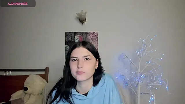 Kira Devi online show from 05-28-26, 07:20