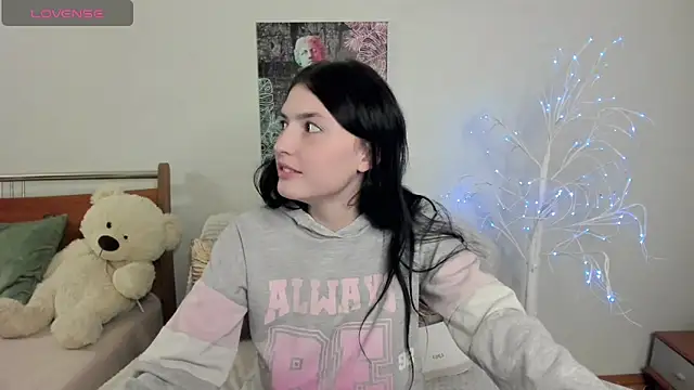 Kira Devi online show from 05-31-26, 07:14