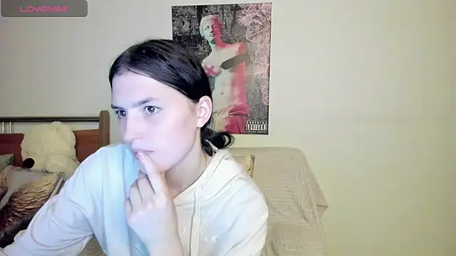 Kira Devi online show from 06-11-26, 07:33