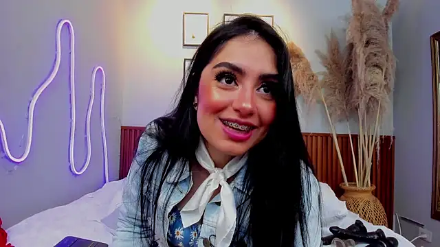 Snapshot of CARLA_FERRERM chatting on 06-16-26, 08:42 CARLA FERRERM online show from 06-16-26, 08:42