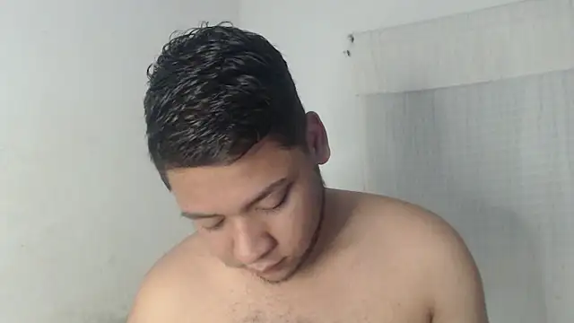 Snapshot of nicolas_cr1 chatting on 05-29-26, 04:07 nicolas cr1 online show from 05-29-26, 04:07