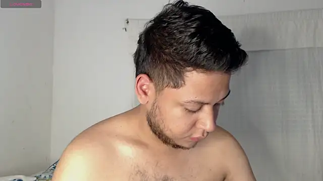 Snapshot of nicolas_cr1 chatting on 05-31-26, 02:17 nicolas cr1 online show from 05-31-26, 02:17