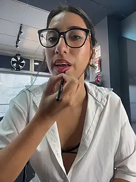 Snapshot of LacyLureXXX chatting on 07-09-26, 09:25 LacyLureXXX online show from 07-09-26, 09:25