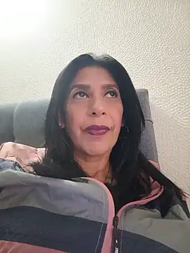 Snapshot of Samantha01_Rosse01 chatting on 05-28-26, 07:09 Samantha01 Rosse01 online show from 05-28-26, 07:09