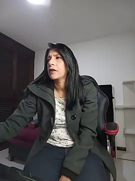 Snapshot of Samantha01_Rosse01 chatting on 06-10-26, 03:46 Samantha01 Rosse01 online show from 06-10-26, 03:46