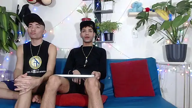 Snapshot of STRANGER_BOYS chatting on 05-31-26, 05:19 STRANGER BOYS online show from 05-31-26, 05:19