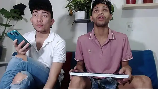 Snapshot of STRANGER_BOYS chatting on 06-28-26, 05:41 STRANGER BOYS online show from 06-28-26, 05:41