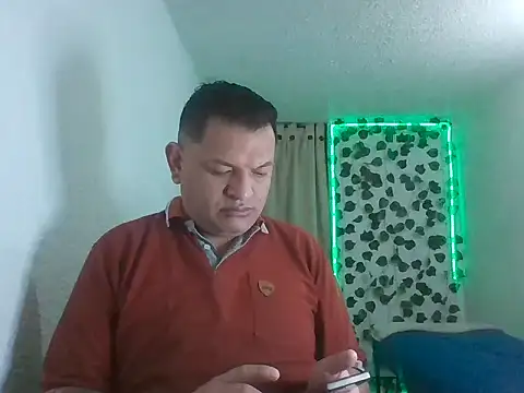 Snapshot of Alessandro-luxe chatting on 06-07-26, 12:49 Alessandro-luxe online show from 06-07-26, 12:49