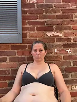 amberhotts2025 online show from 07-25-26, 12:40