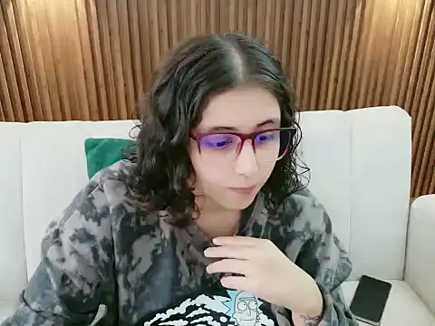 Snapshot of feelena_mysoull chatting on 06-01-26, 02:28 feelena mysoull online show from 06-01-26, 02:28
