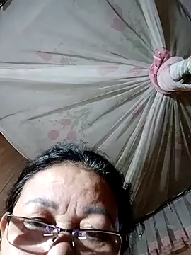Snapshot of Orio-baby chatting on 05-30-26, 10:43 Orio-baby online show from 05-30-26, 10:43