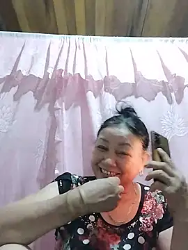 Snapshot of Orio-baby chatting on 06-27-26, 01:28 Orio-baby online show from 06-27-26, 01:28