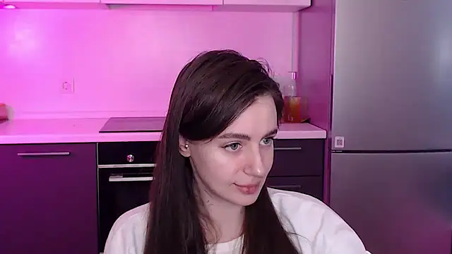 Snapshot of MuseMia chatting on 06-18-26, 01:15 MuseMia online show from 06-18-26, 01:15