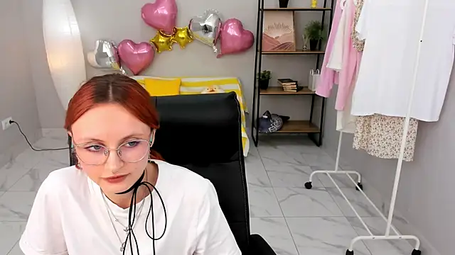 Alice Reid  online show from 05-30-26, 01:50
