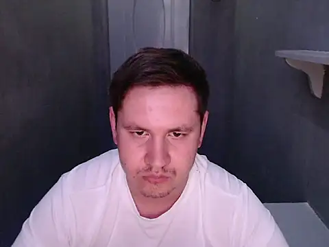 Snapshot of Max_Marlyn chatting on 06-07-26, 02:55 Max Marlyn online show from 06-07-26, 02:55