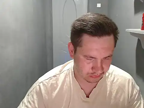 Snapshot of Max_Marlyn chatting on 07-14-26, 04:28 Max Marlyn online show from 07-14-26, 04:28