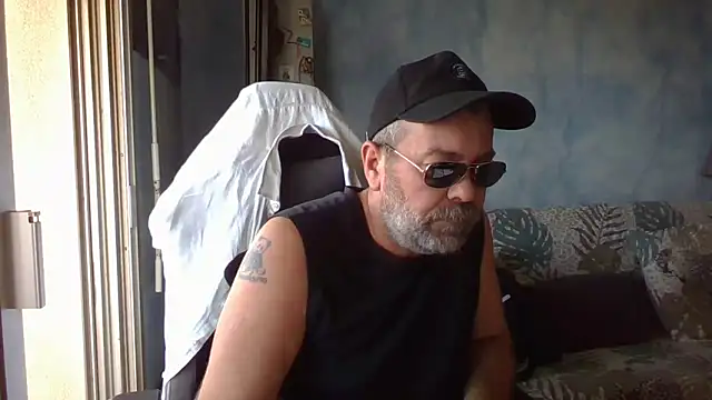 Snapshot of panda_06200 chatting on 06-04-26, 08:19 panda 06200 online show from 06-04-26, 08:19