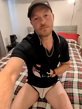 Straight GuyUK online show from 05-31-26, 01:17