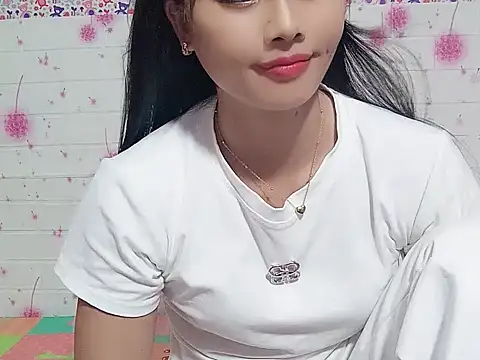 Snapshot of Yingg19 chatting on 06-08-26, 03:07 Yingg19 online show from 06-08-26, 03:07