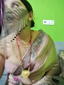 Snapshot of Curvy_shivani chatting on 06-16-26, 08:47 Curvy shivani online show from 06-16-26, 08:47