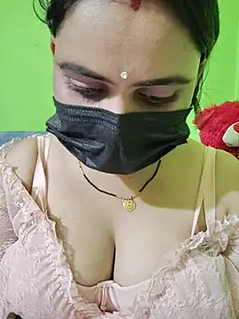 Snapshot of Curvy_shivani chatting on 06-17-26, 04:06 Curvy shivani online show from 06-17-26, 04:06