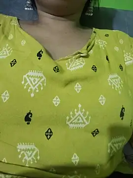 Snapshot of Curvy_shivani chatting on 06-26-26, 03:07 Curvy shivani online show from 06-26-26, 03:07
