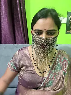 Snapshot of Curvy_shivani chatting on 07-12-26, 05:14 Curvy shivani online show from 07-12-26, 05:14
