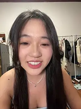 Snapshot of summer-a chatting on 06-03-26, 05:06 summer-a online show from 06-03-26, 05:06