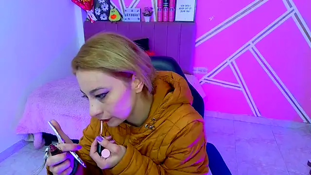 Snapshot of Barbie__sweet chatting on 07-14-26, 12:33 Barbie sweet online show from 07-14-26, 12:33