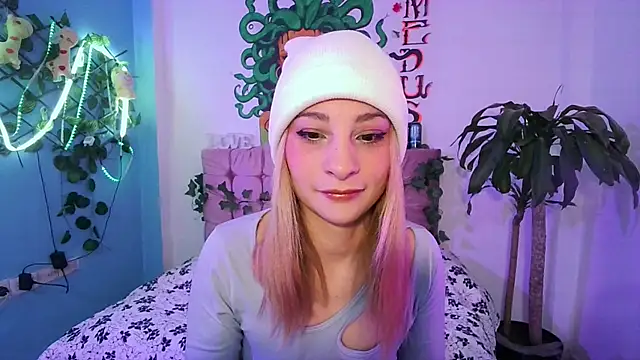 Snapshot of Barbie__sweet chatting on 07-17-26, 12:35 Barbie sweet online show from 07-17-26, 12:35